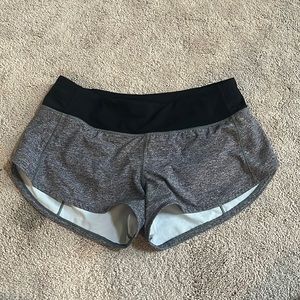 Lululemon Speed Up Shorts. Size 4 Regular.